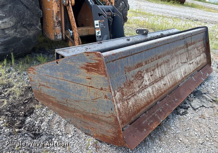 image for item EM0564 2005 Case 570MXT landscape tractor