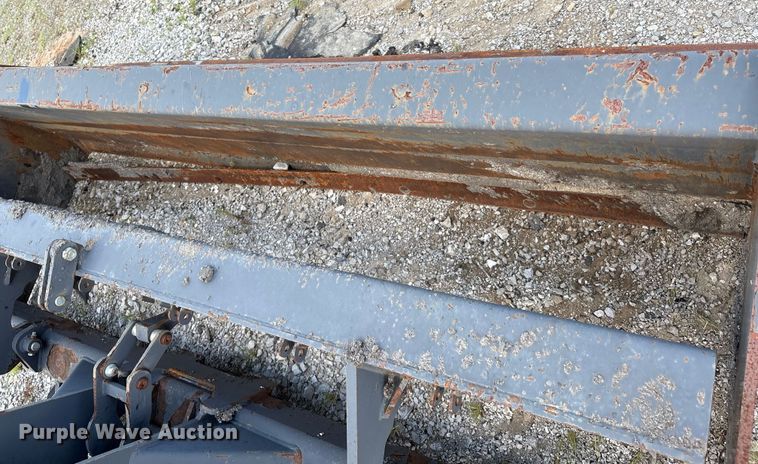 image for item EM0564 2005 Case 570MXT landscape tractor