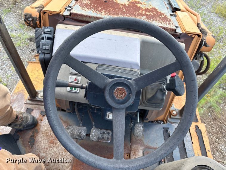 image for item EM0564 2005 Case 570MXT landscape tractor