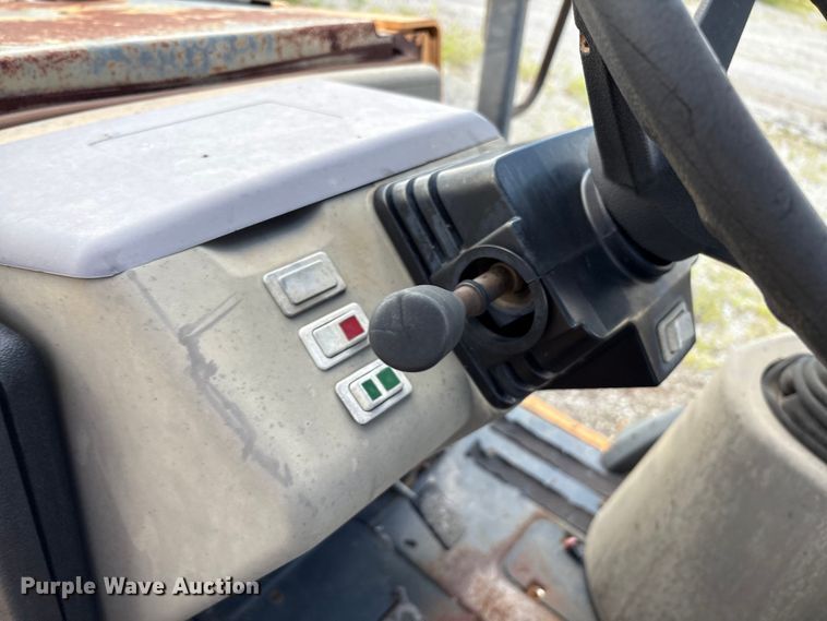 image for item EM0564 2005 Case 570MXT landscape tractor