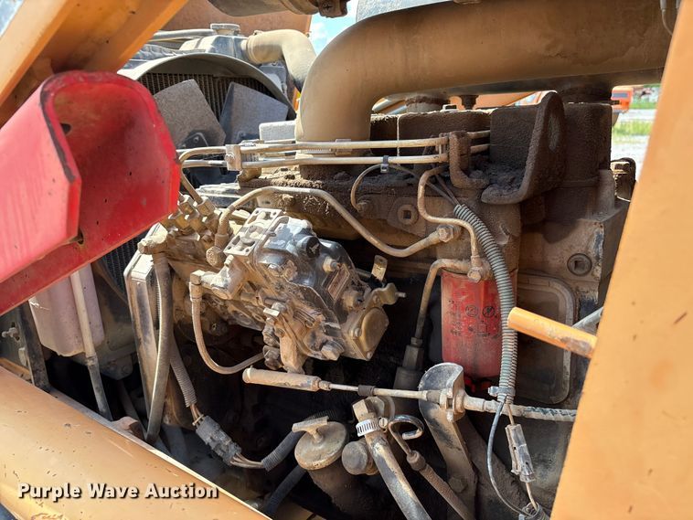 image for item EM0564 2005 Case 570MXT landscape tractor