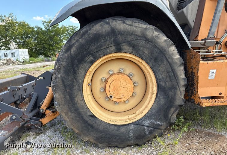 image for item EM0564 2005 Case 570MXT landscape tractor