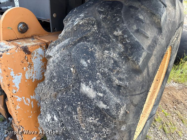 image for item EM0564 2005 Case 570MXT landscape tractor