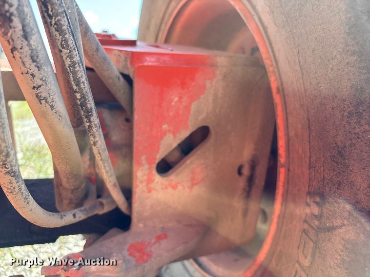 image for item EM0565 2001 JLG 600S boom lift