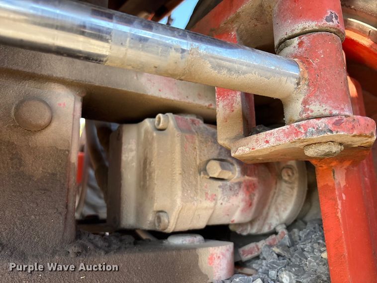 image for item EM0565 2001 JLG 600S boom lift