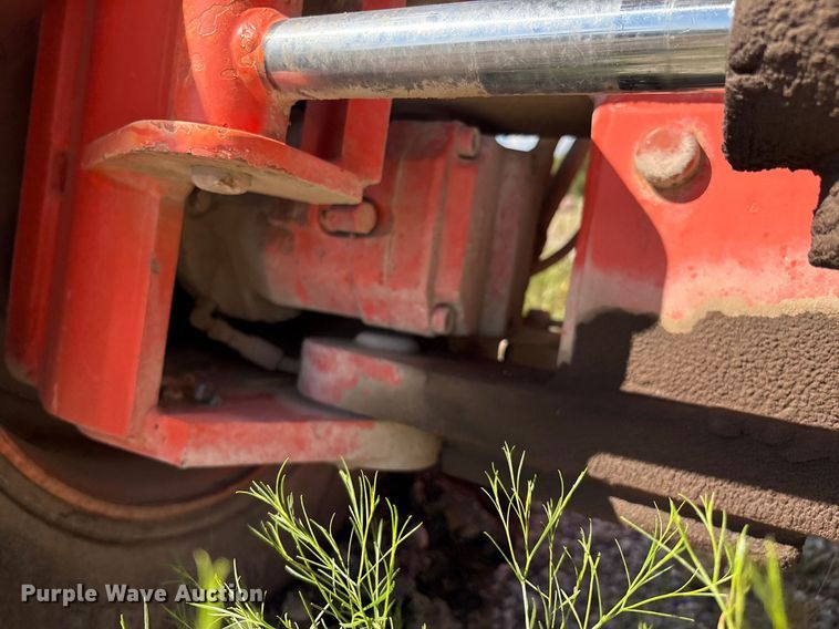 image for item EM0565 2001 JLG 600S boom lift