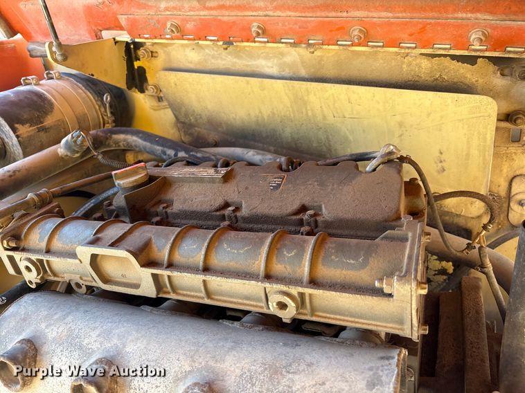 image for item EM0565 2001 JLG 600S boom lift