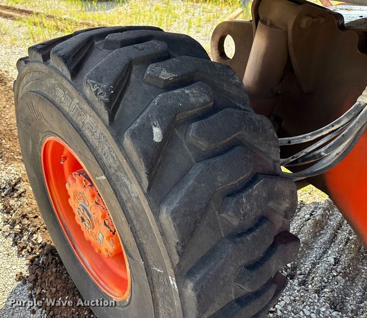 image for item EM0565 2001 JLG 600S boom lift