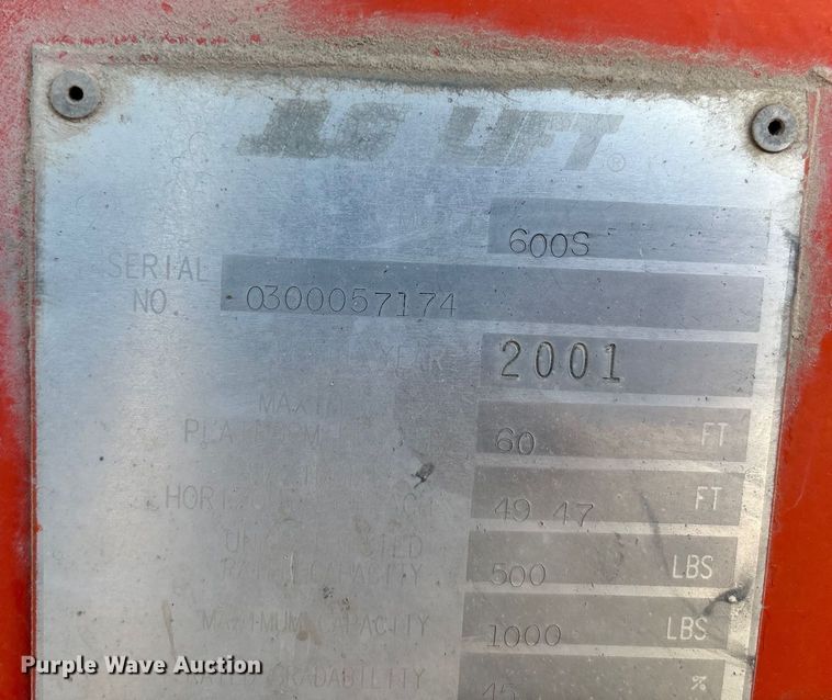 image for item EM0565 2001 JLG 600S boom lift