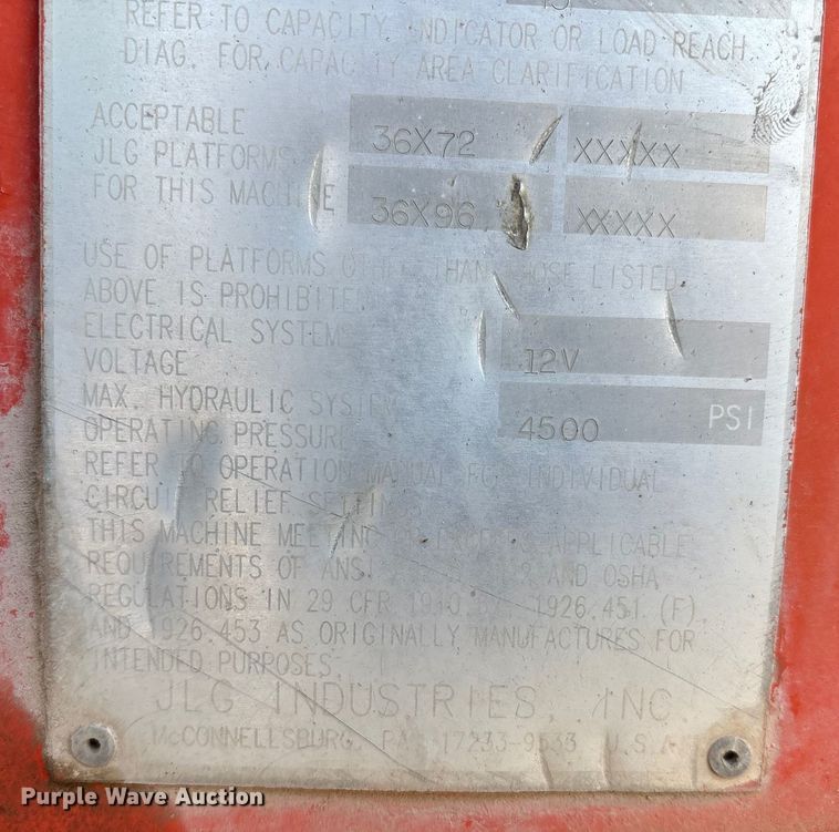 image for item EM0565 2001 JLG 600S boom lift