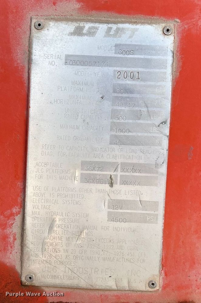 image for item EM0565 2001 JLG 600S boom lift