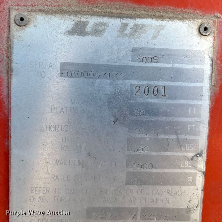 image for item EM0565 2001 JLG 600S boom lift