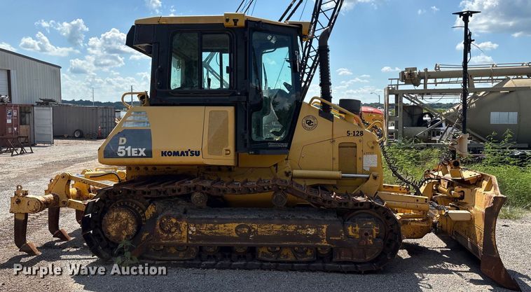 image for item EM0567 2013 Komatsu D51EX dozer