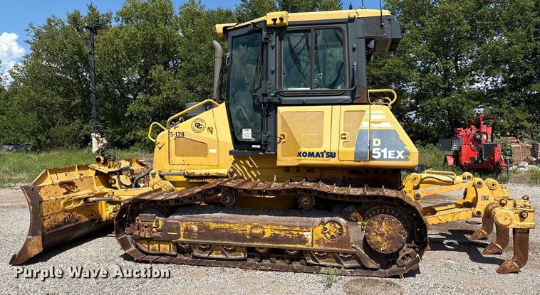 image for item EM0567 2013 Komatsu D51EX dozer