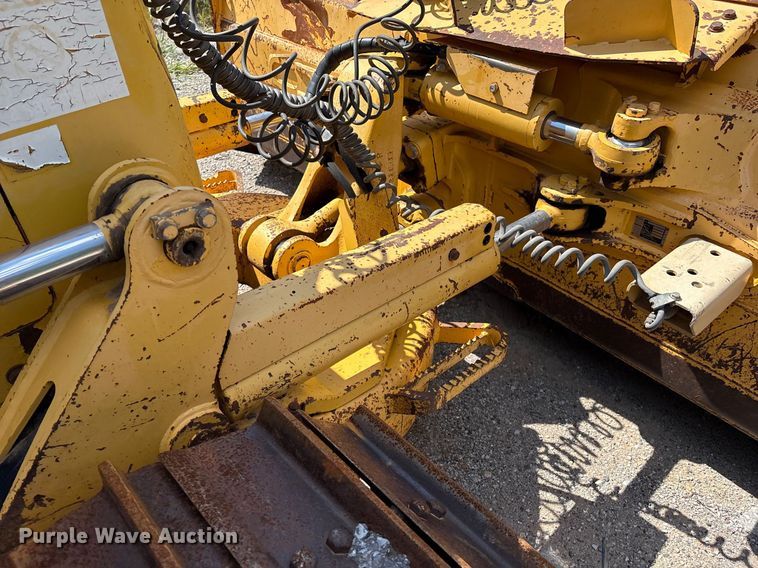 image for item EM0567 2013 Komatsu D51EX dozer