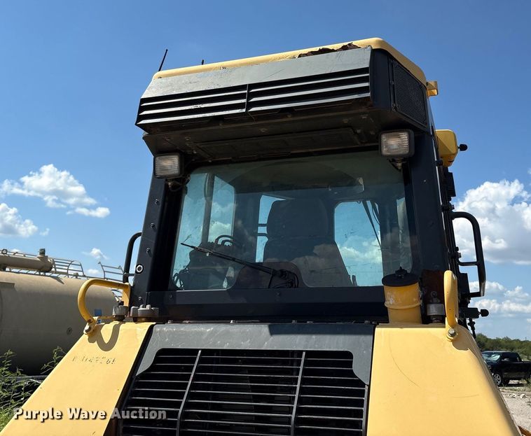 image for item EM0567 2013 Komatsu D51EX dozer