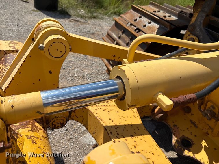 image for item EM0567 2013 Komatsu D51EX dozer