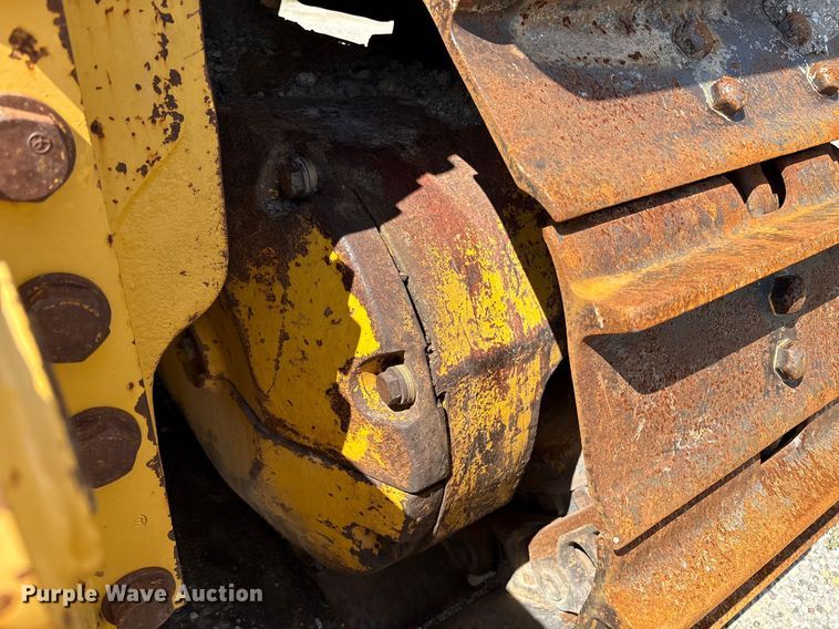 image for item EM0567 2013 Komatsu D51EX dozer