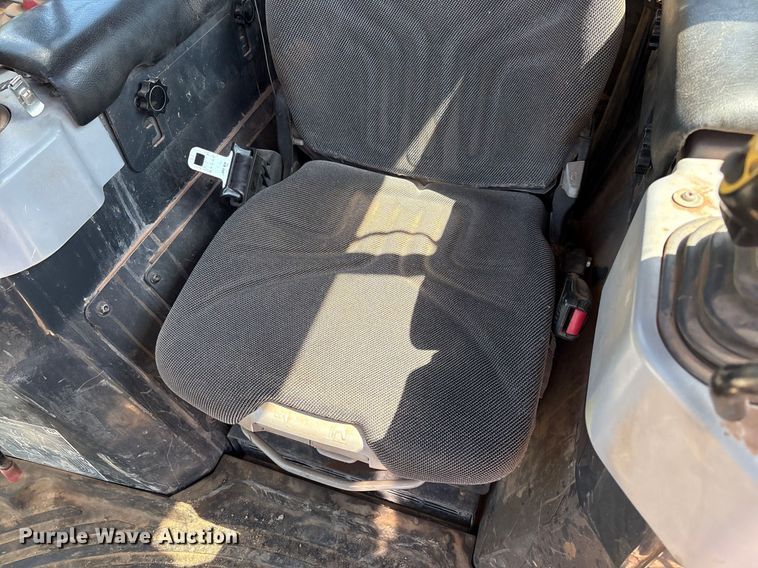 image for item EM0567 2013 Komatsu D51EX dozer