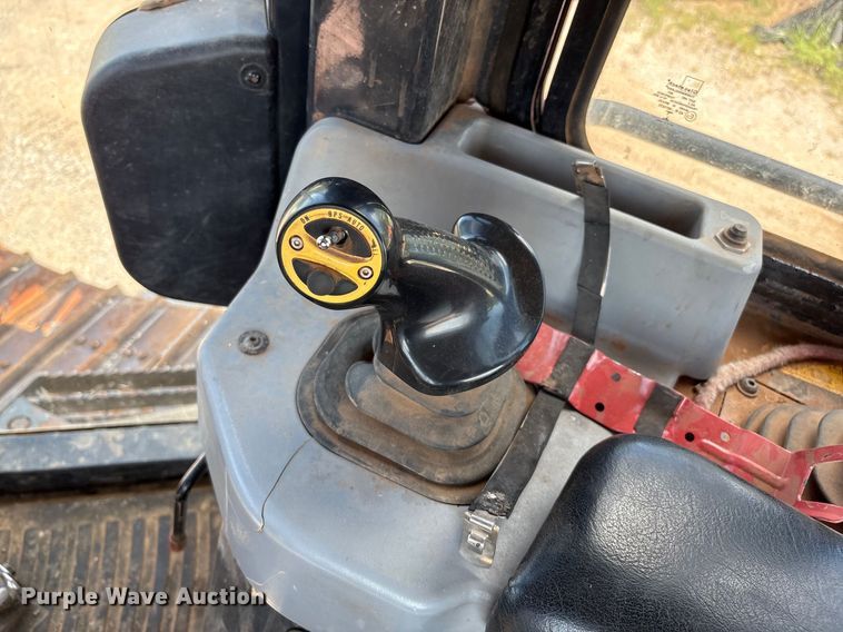 image for item EM0567 2013 Komatsu D51EX dozer