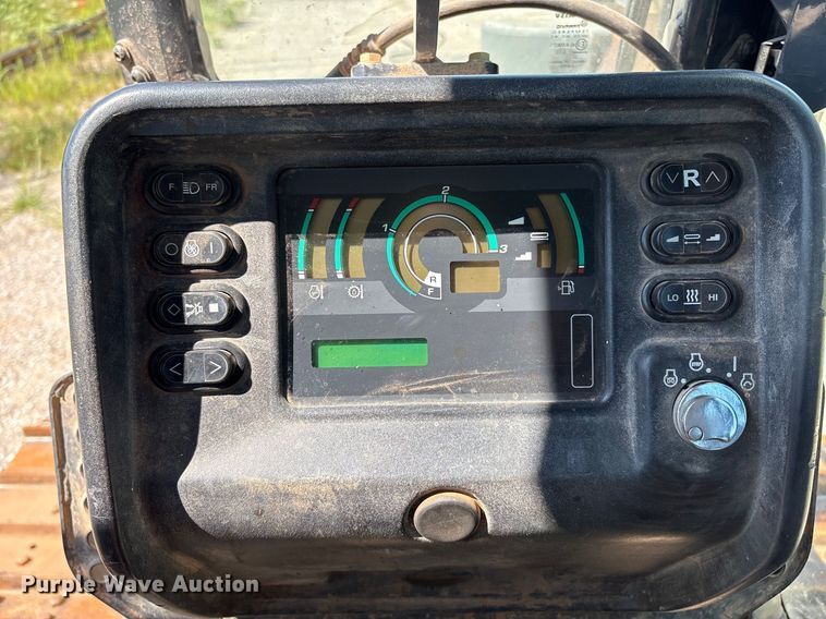 image for item EM0567 2013 Komatsu D51EX dozer