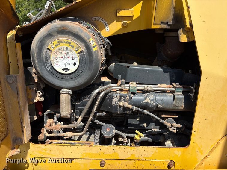 image for item EM0567 2013 Komatsu D51EX dozer