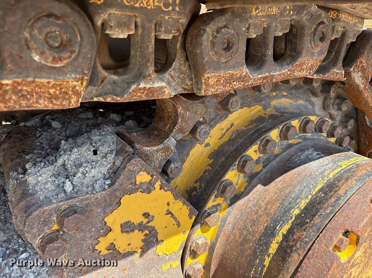 image for item EM0567 2013 Komatsu D51EX dozer