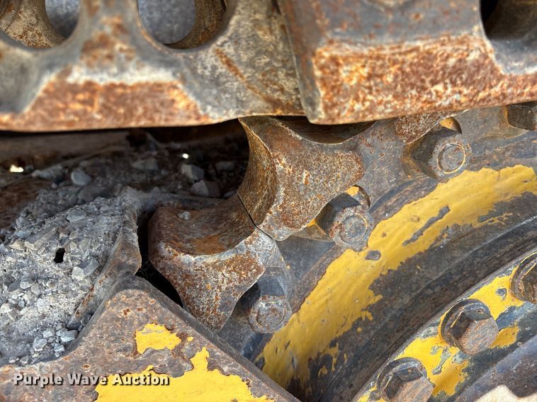 image for item EM0567 2013 Komatsu D51EX dozer