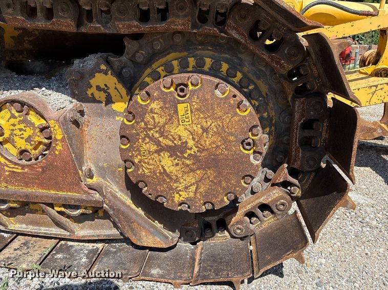 image for item EM0567 2013 Komatsu D51EX dozer