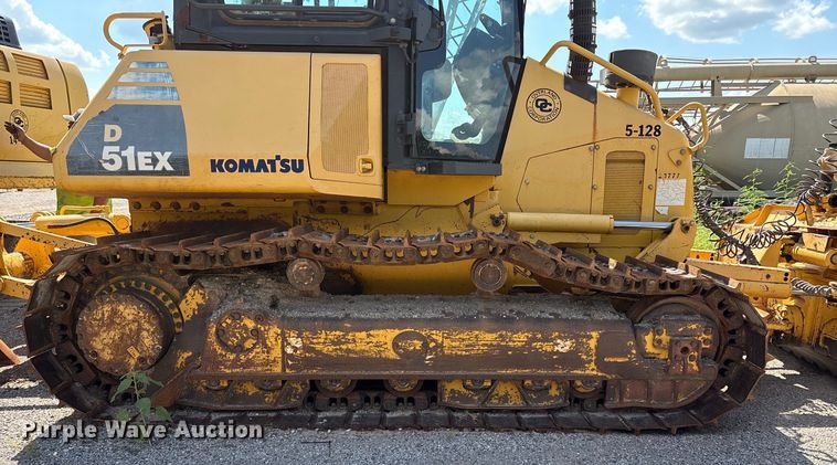 image for item EM0567 2013 Komatsu D51EX dozer