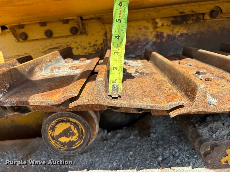 image for item EM0567 2013 Komatsu D51EX dozer