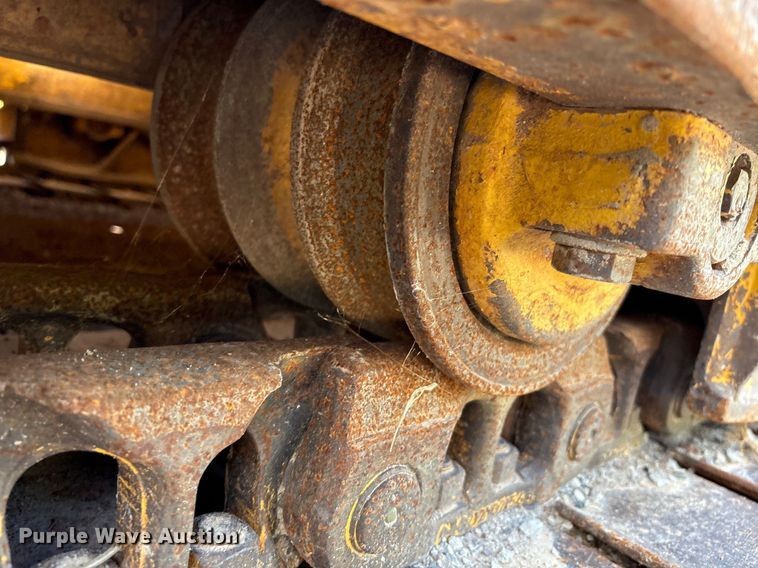 image for item EM0567 2013 Komatsu D51EX dozer