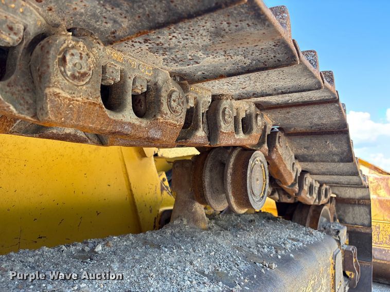 image for item EM0567 2013 Komatsu D51EX dozer