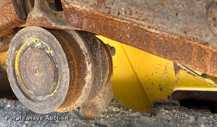 image for item EM0567 2013 Komatsu D51EX dozer