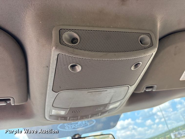 image for item EM0568 2019 Ford F250 Super Duty Crew Cab pickup truck