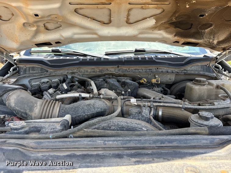image for item EM0568 2019 Ford F250 Super Duty Crew Cab pickup truck
