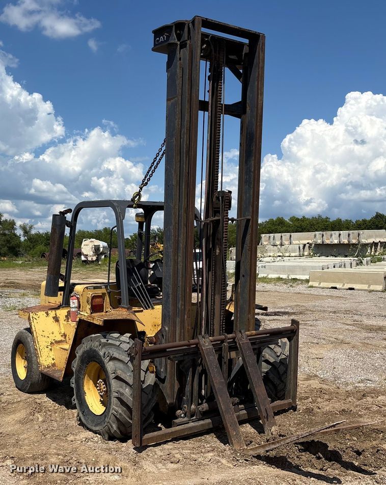 image for item EM0570 Caterpillar R80 forklift