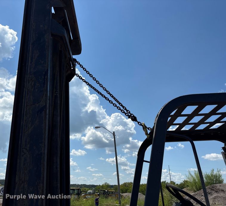 image for item EM0570 Caterpillar R80 forklift