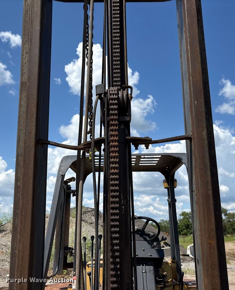 image for item EM0570 Caterpillar R80 forklift