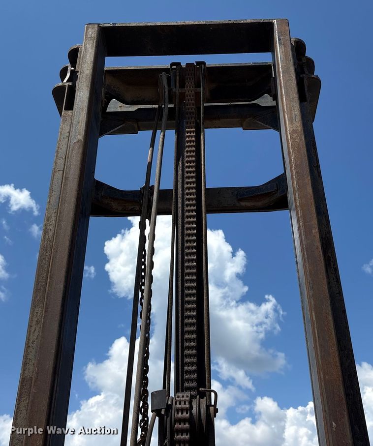 image for item EM0570 Caterpillar R80 forklift