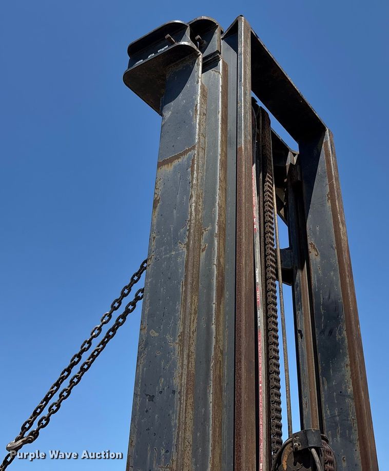 image for item EM0570 Caterpillar R80 forklift