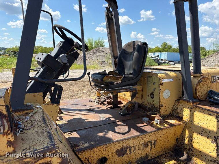 image for item EM0570 Caterpillar R80 forklift