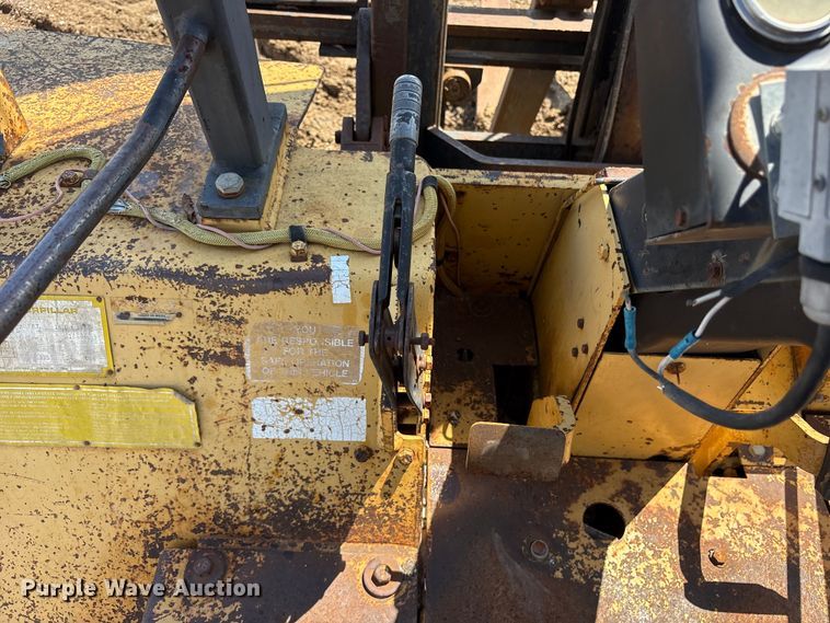 image for item EM0570 Caterpillar R80 forklift