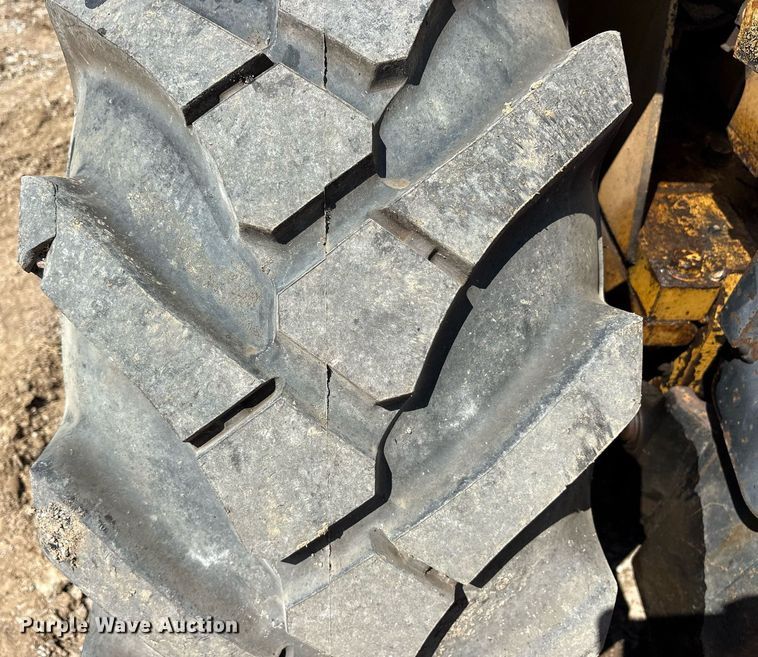 image for item EM0570 Caterpillar R80 forklift