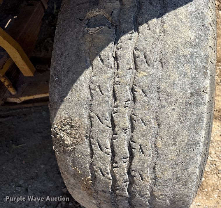 image for item EM0570 Caterpillar R80 forklift