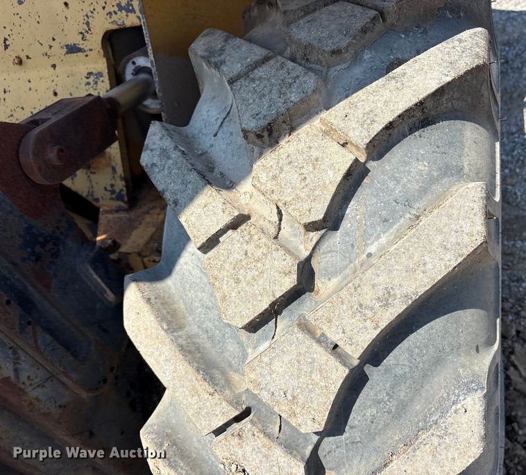 image for item EM0570 Caterpillar R80 forklift