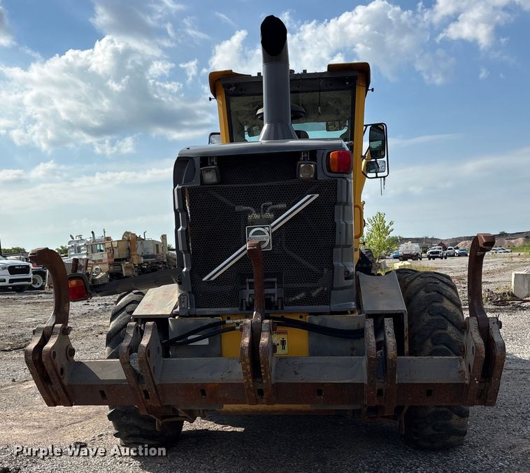 image for item EM0571 2007 Volvo G940 motor grader