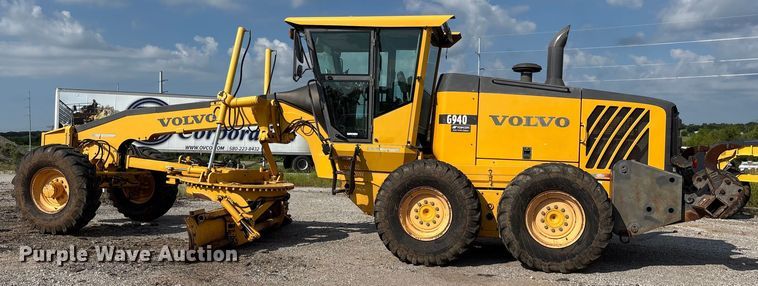 image for item EM0571 2007 Volvo G940 motor grader