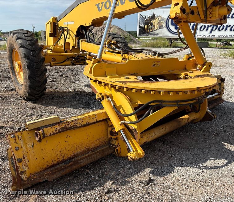 image for item EM0571 2007 Volvo G940 motor grader