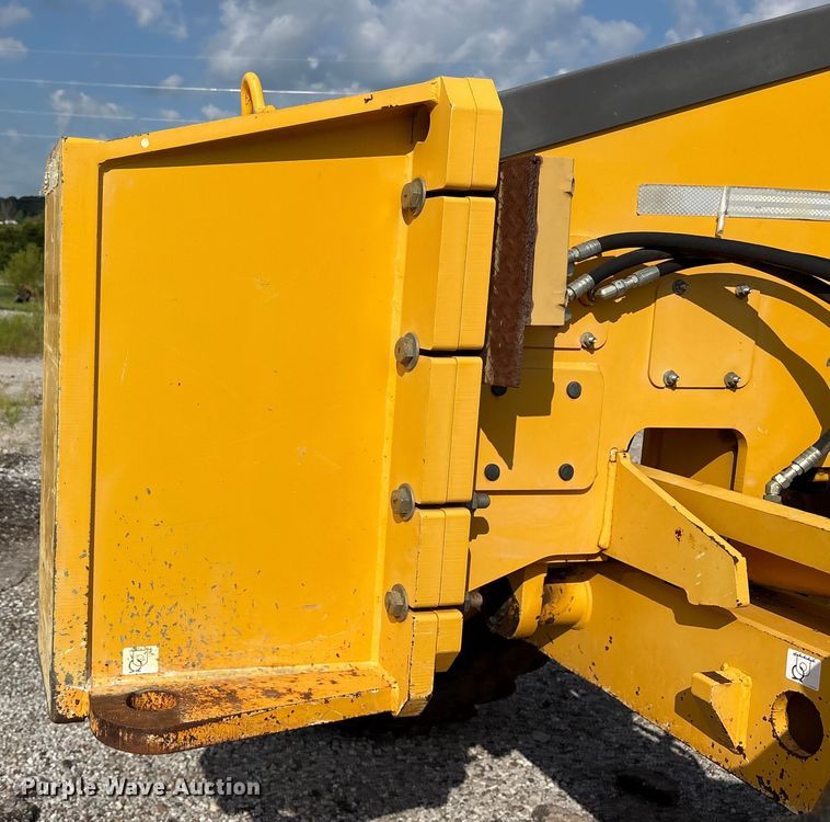 image for item EM0571 2007 Volvo G940 motor grader